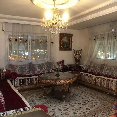 Appartement Familal A Trois Chambres En Face Marjane & Hotel Ahlen Tanger Exterior foto