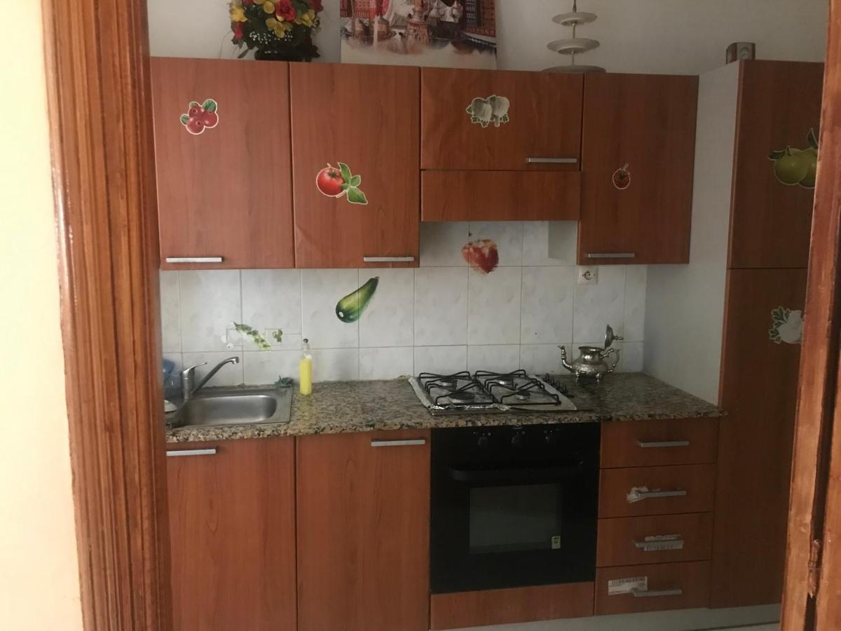 Appartement Familal A Trois Chambres En Face Marjane & Hotel Ahlen Tanger Exterior foto